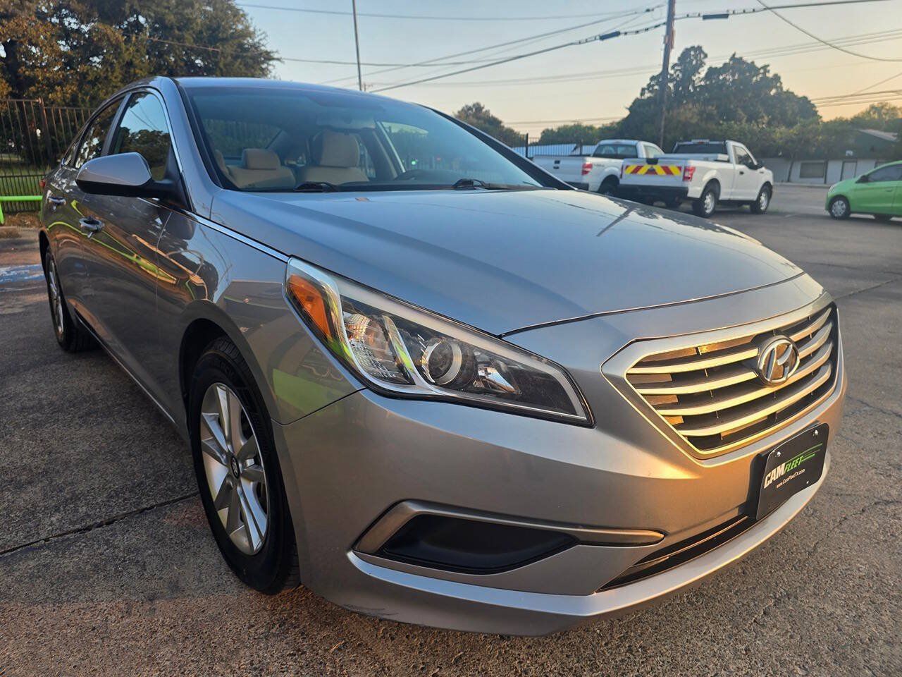 Used 2016 Hyundai Sonata SE FWD image 3