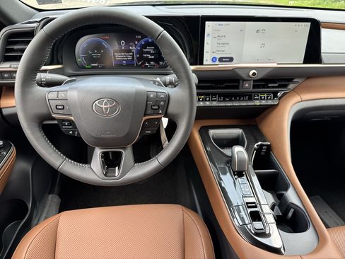 New 2026 Toyota Crown Signia AWD/4WD image 31
