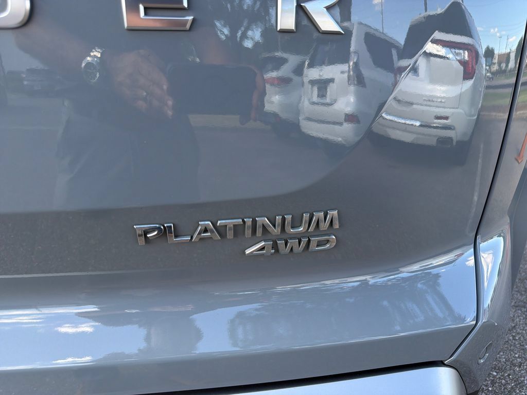Used 2023 Nissan Pathfinder Platinum w/ Cargo Package AWD/4WD image 32