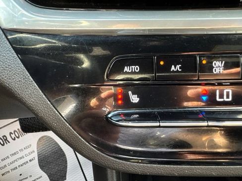 Used 2024 Buick Envista Avenir FWD image 2
