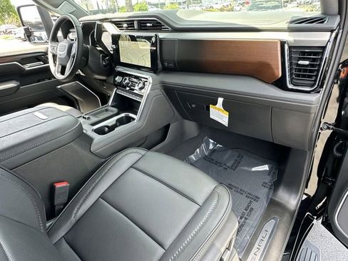 New 2025 GMC Sierra 2500 Denali w/ Denali Reserve Package image 30