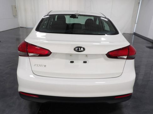 Used 2017 Kia Forte LX image 5