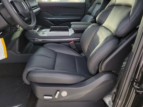 New 2025 Lincoln Navigator Reserve w/ Jet Appearance Package image 6