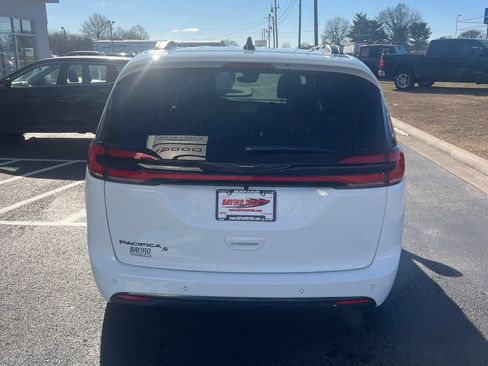 New 2026 Chrysler Pacifica Select FWD image 6