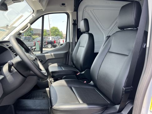 New 2026 Ford Transit 250 148 Medium Roof RWD image 13