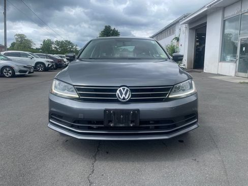 Used 2017 Volkswagen Jetta SE FWD image 8