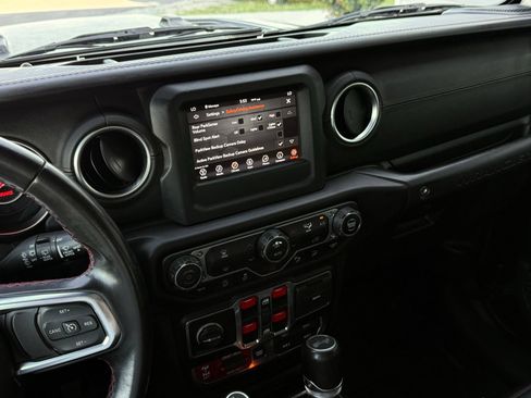 Used 2020 Jeep Wrangler Unlimited Rubicon w/ Quick Order Package 28Y Recon AWD/4WD image 43