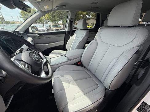 Used 2025 Hyundai Palisade SEL FWD image 32