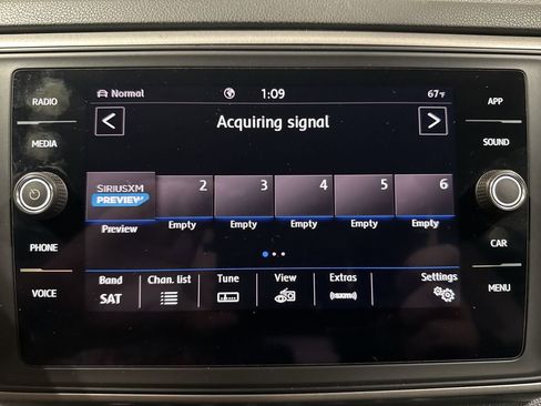 Used 2020 Volkswagen Atlas Cross Sport SE w/ Towing Package AWD/4WD image 14