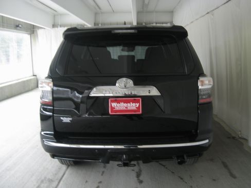 Used 2024 Toyota 4Runner Limited image 27