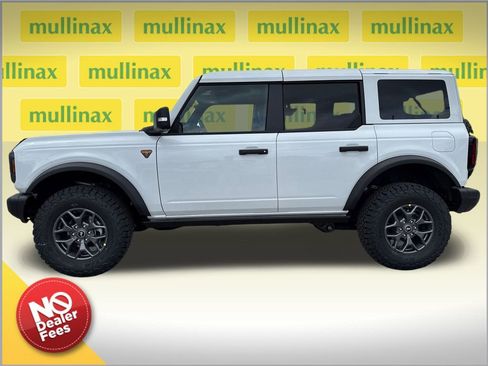 New 2025 Ford Bronco Badlands image 2