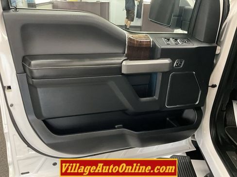 Used 2016 Ford F150 Platinum w/ Equipment Group 701A Luxury AWD/4WD image 12