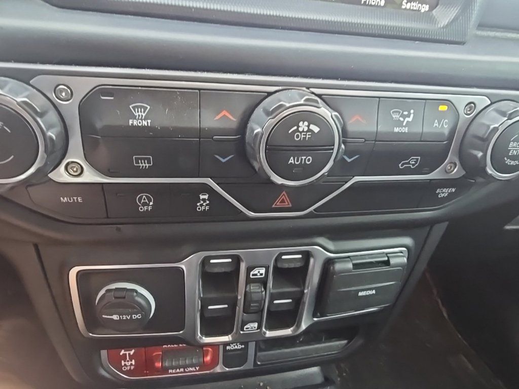 Used 2022 Jeep Gladiator Mojave w/ LED Lighting Group AWD/4WD image 18