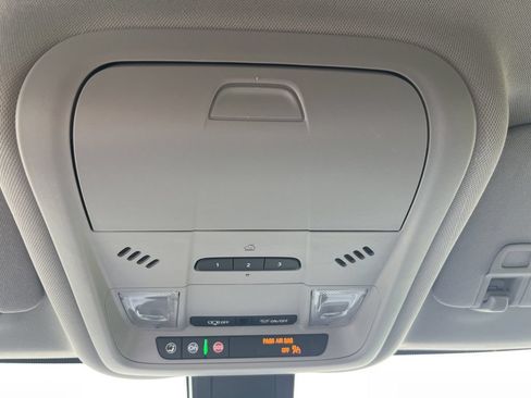 Used 2023 Chevrolet Equinox Premier w/ LPO, Floor Liner Package AWD/4WD image 20
