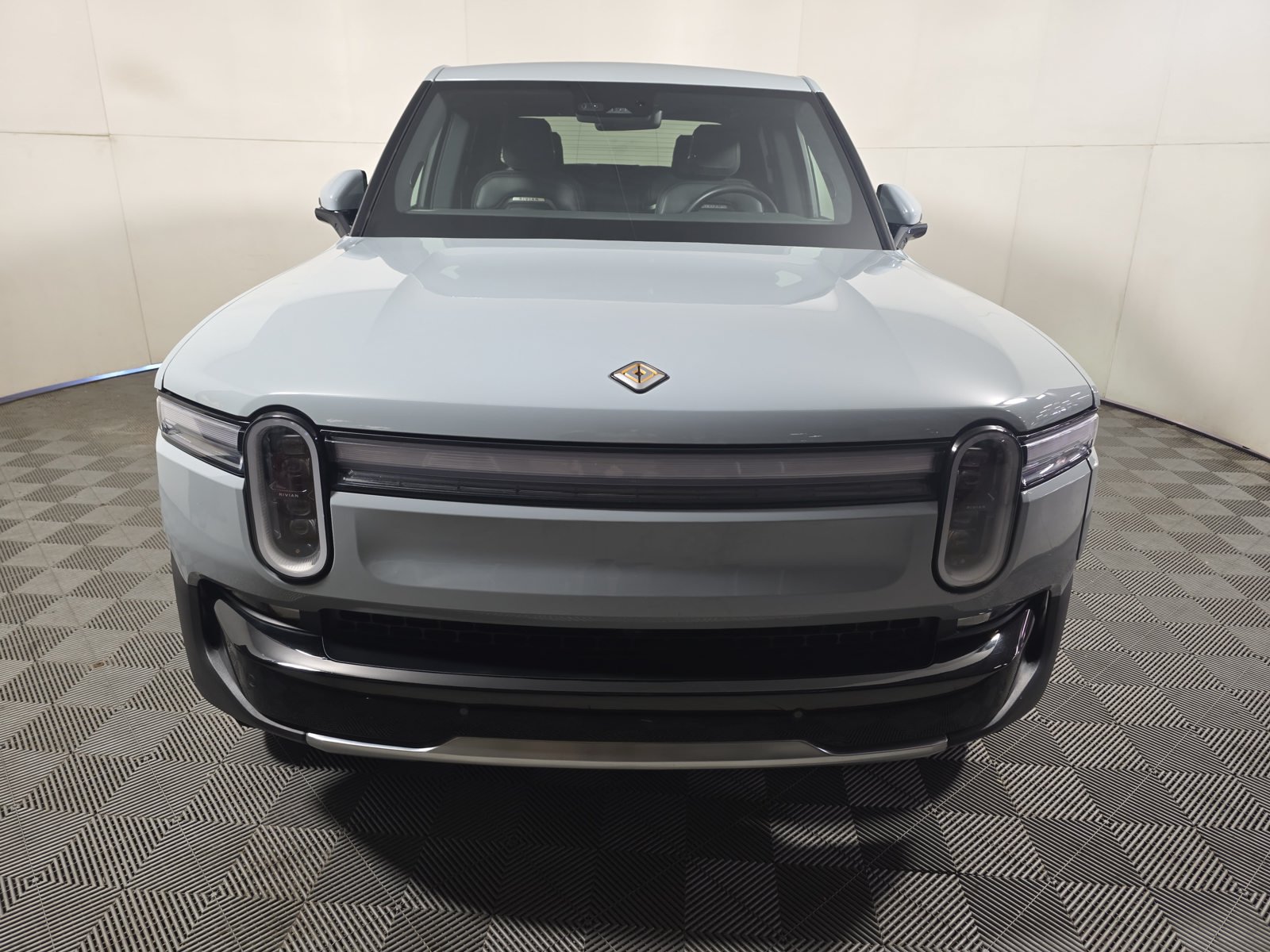 Used 2025 Rivian R1T Adventure Dual AWD/4WD image 8