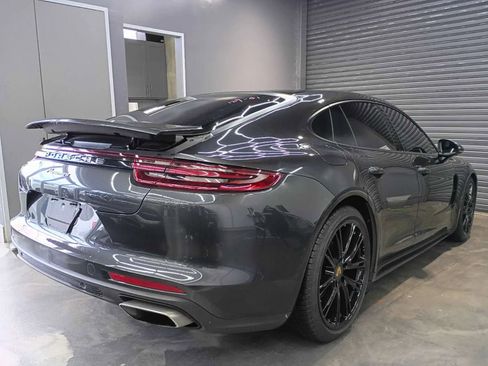 Used 2018 Porsche Panamera w/ Premium Package Plus image 5
