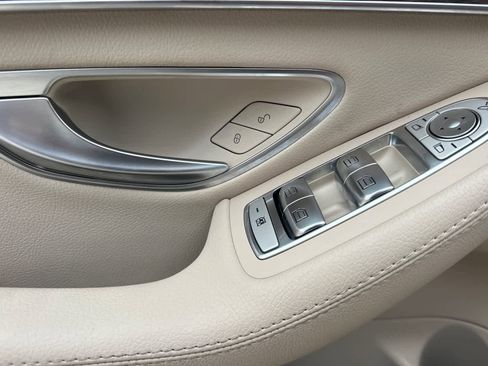 Used 2020 Mercedes-Benz C 300 4MATIC Sedan image 10