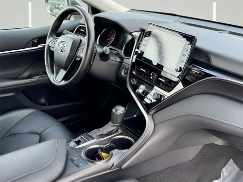 Used 2023 Toyota Camry XSE image 6