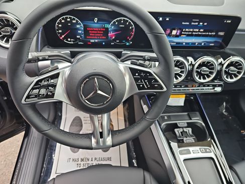 New 2026 Mercedes-Benz GLB 250 image 17