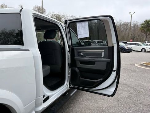 Used 2018 RAM 1500 SLT image 21