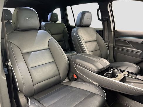 Used 2025 Buick Enclave Sport Touring w/ Super Cruise Package FWD image 15