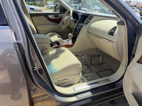 Used 2013 INFINITI FX37 AWD w/ Premium Pkg image 16