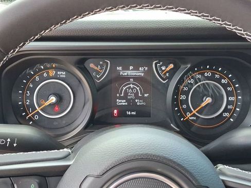 New 2025 Jeep Gladiator Sport image 32