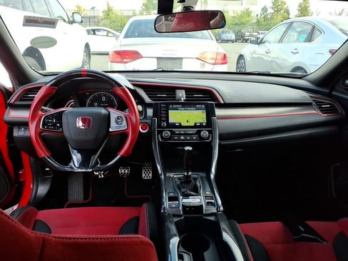 Used 2019 Honda Civic Type R image 3