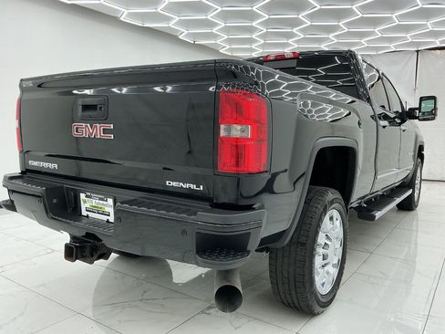 Used 2016 GMC Sierra 2500 Denali w/ Duramax Plus Package AWD/4WD image 9