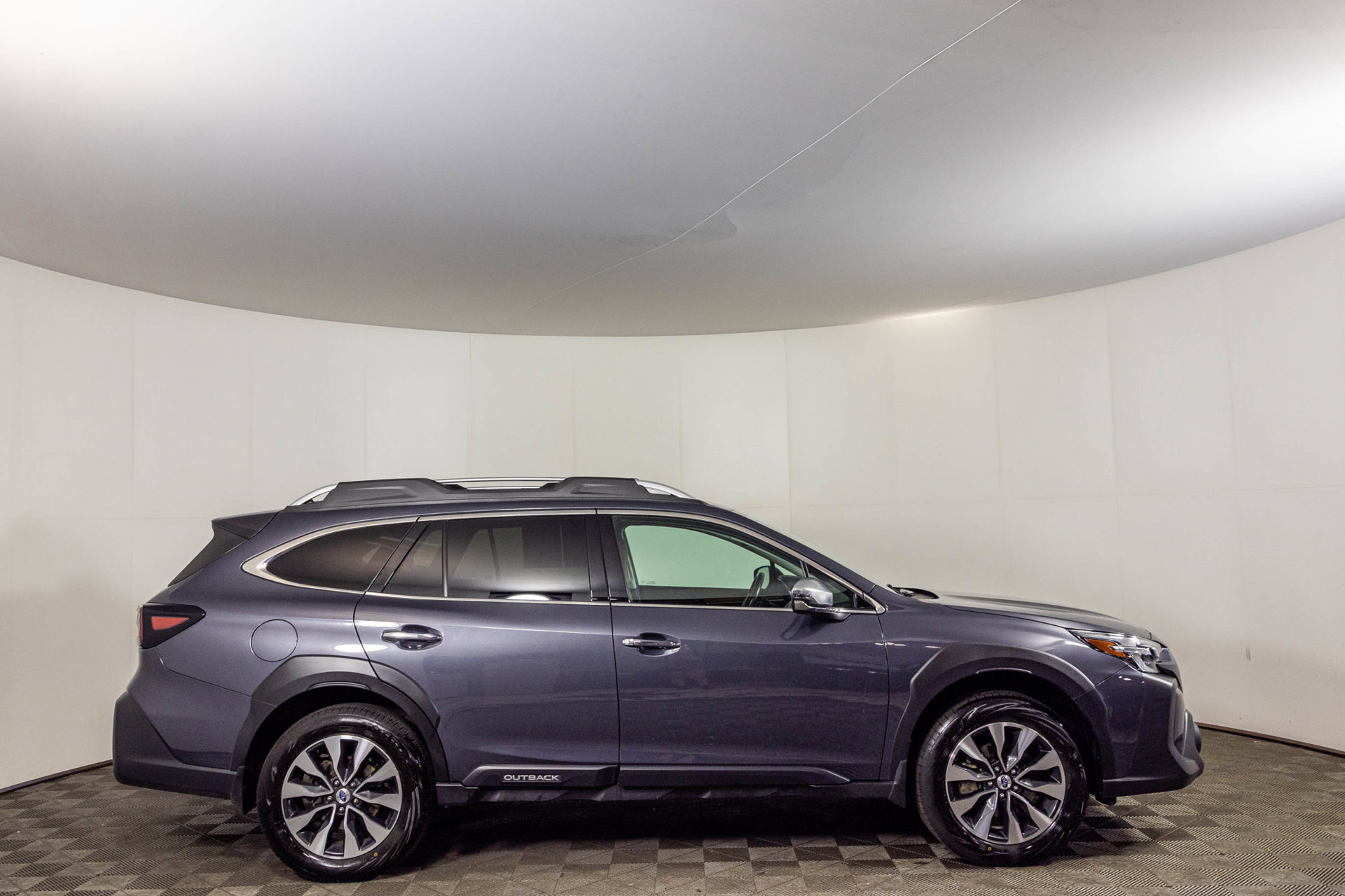 Used 2023 Subaru Outback Touring AWD/4WD image 19