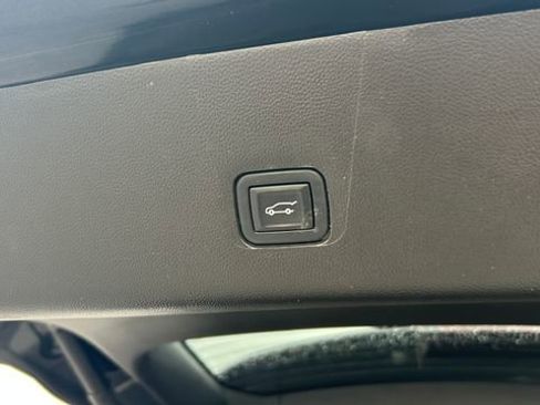Certified 2020 Chevrolet Traverse LT AWD/4WD image 40