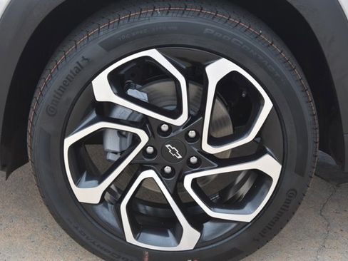 New 2026 Chevrolet Trax RS w/ Sunroof Package image 11