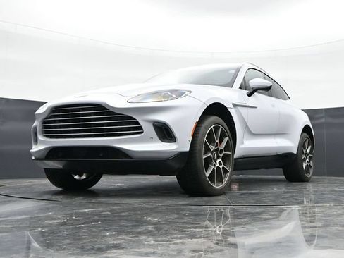 Used 2021 Aston Martin DBX AWD/4WD image 40