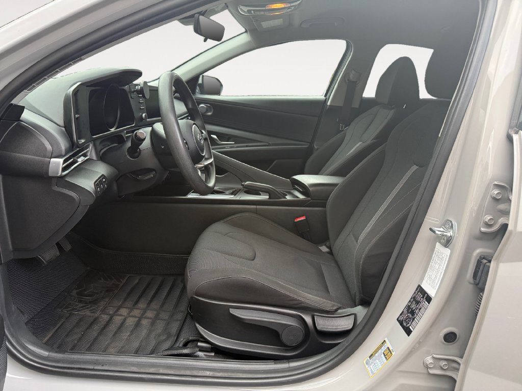 Used 2023 Hyundai Elantra SEL FWD image 11