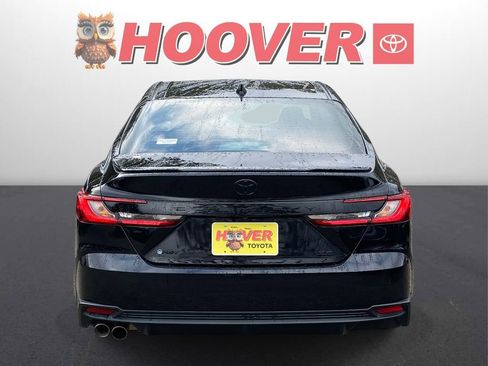 Used 2025 Toyota Camry SE image 5