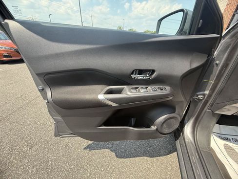 Used 2023 Nissan Kicks SV w/ Interior Electronics Package FWD image 16