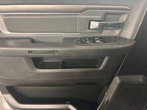 Used 2022 RAM 1500 Classic SLT image 18