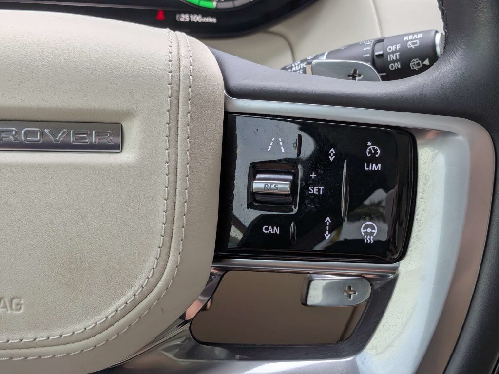 Certified 2025 Land Rover Range Rover SE AWD/4WD image 26