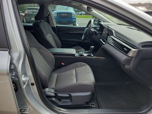 Used 2025 Toyota Camry LE image 37