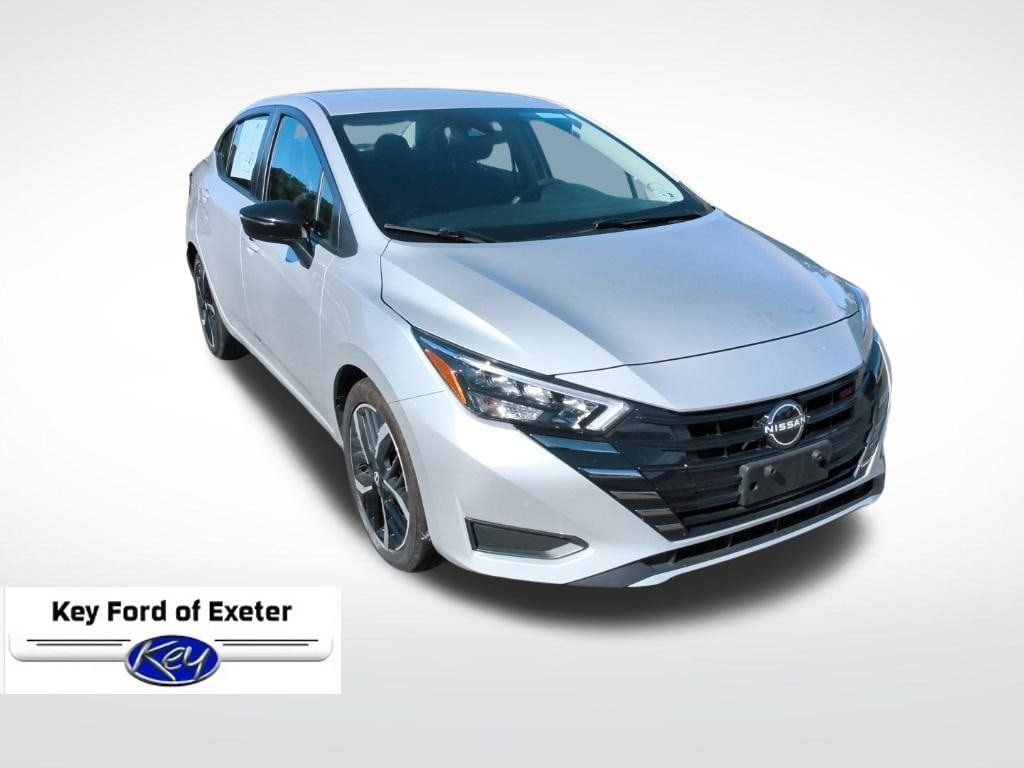 Used 2024 Nissan Versa SR FWD image 2