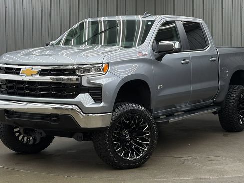 Used 2026 Chevrolet Silverado 1500 LT w/ Z71 Off-Road Package AWD/4WD image 1