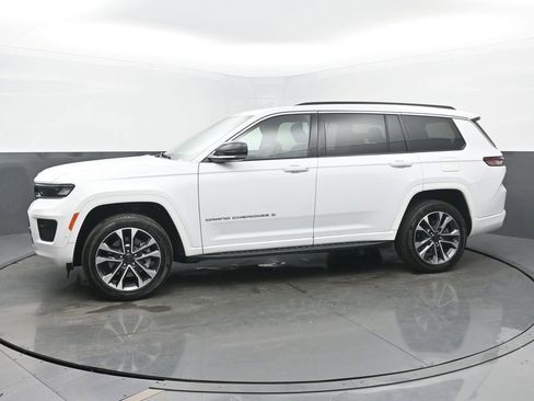 Used 2024 Jeep Grand Cherokee L Overland w/ Advanced Protech Group III AWD/4WD image 2