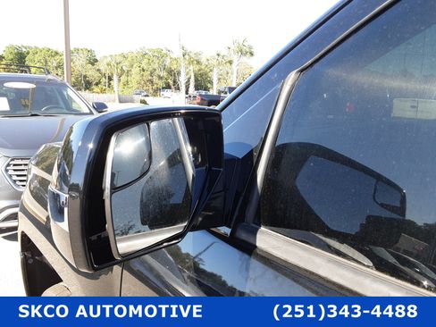 Used 2018 Chevrolet Silverado 1500 Custom image 10