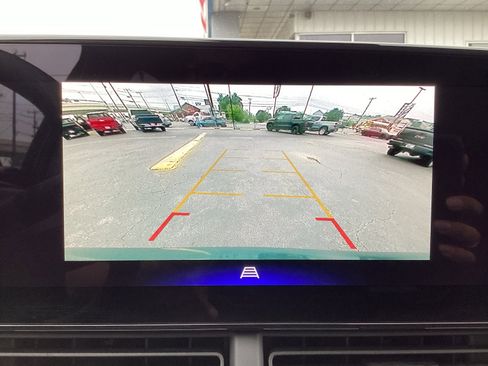 Used 2025 Chevrolet Trax LT FWD image 19