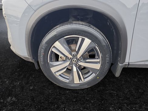 Used 2021 Nissan Rogue SL image 9