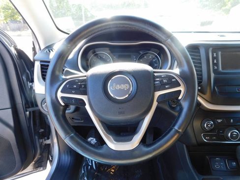 Used 2015 Jeep Cherokee Latitude image 9