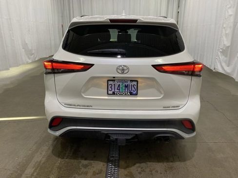 Certified 2021 Toyota Highlander XSE image 5