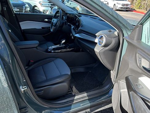 Used 2025 Chevrolet Trax LT w/ Driver Confidence Package image 19