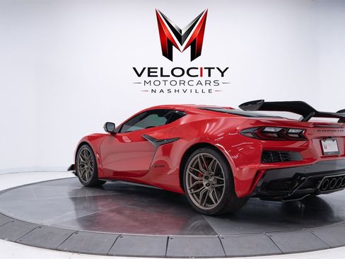 Used 2026 Chevrolet Corvette Z06 w/ Z07 Performance Package RWD image 8