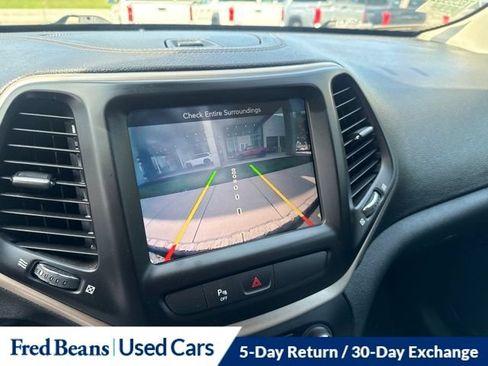 Used 2016 Jeep Cherokee Latitude w/ Safety/Convenience Group AWD/4WD image 23